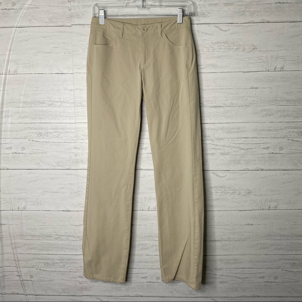 🌈 Uniqlo khaki pants size 6